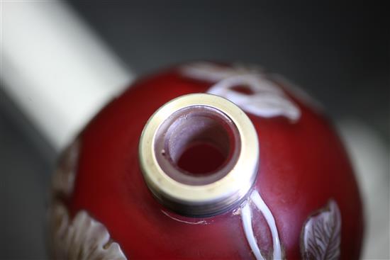 A late Victorian silver lidded cameo glass scent bottle in the manner of Thomas Webb, 4.25in.